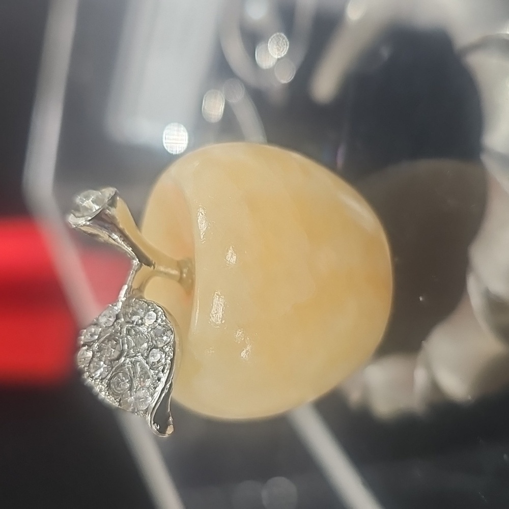 NWT Creme' Agate Stone and Crystal Apple